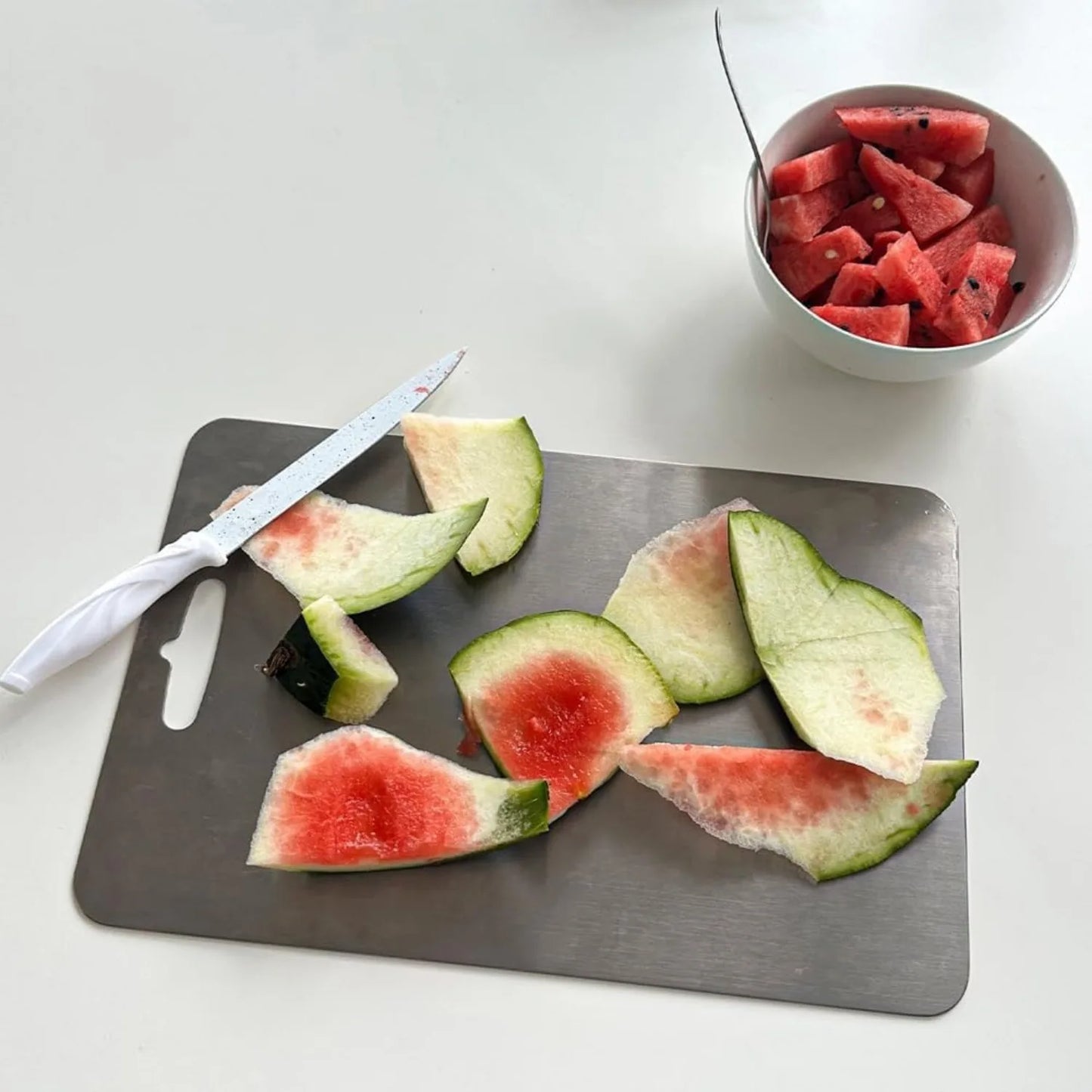 Kitchen-grade titanium cutting board